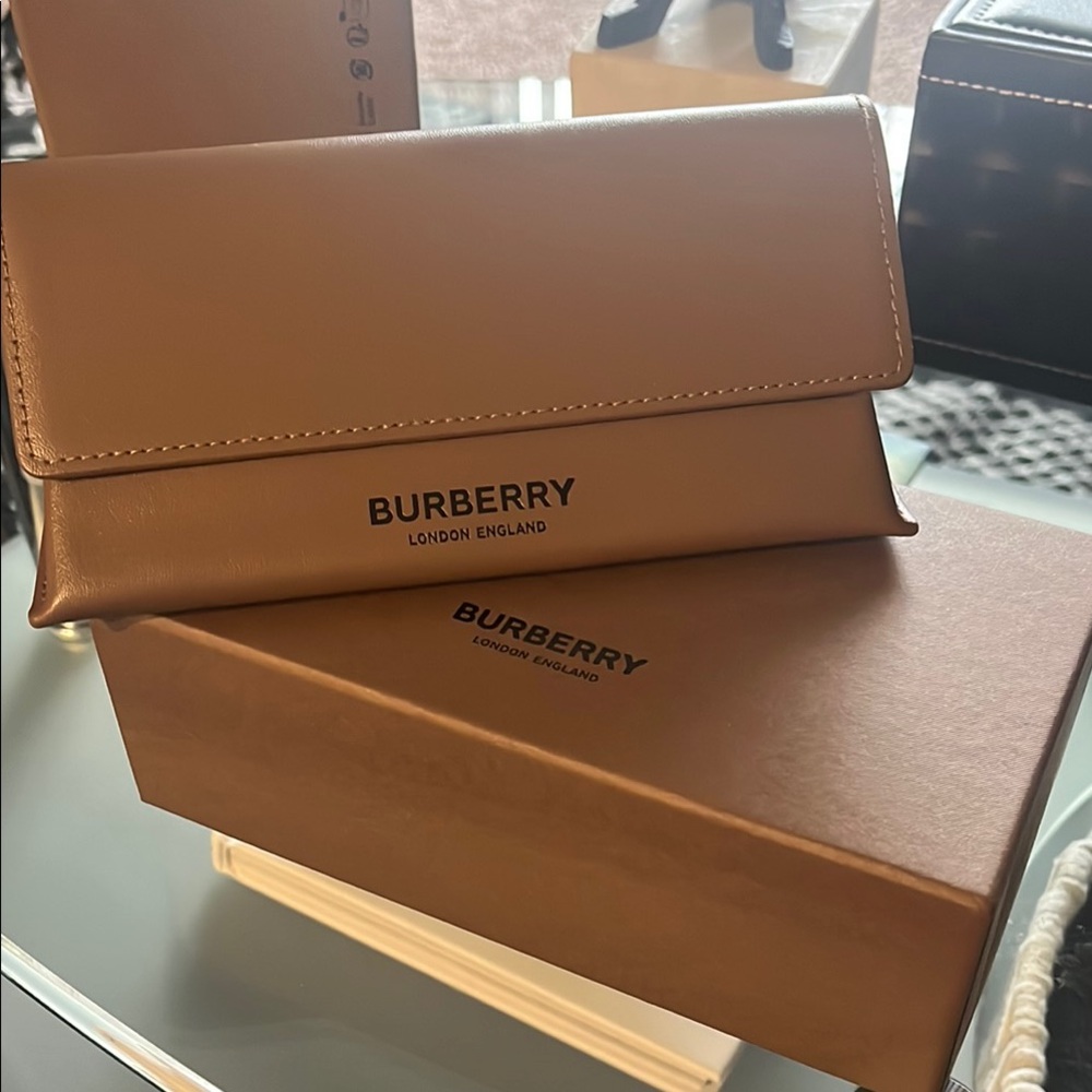 NWOT Burberry Sunglasses Case + Box